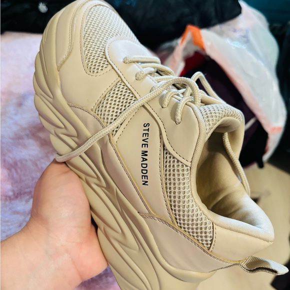 Tan color steve madden shoes - Picture 5 of 5